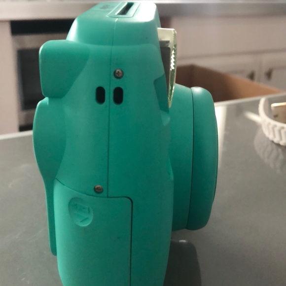 Polaroid Camera - Picture 4 of 4